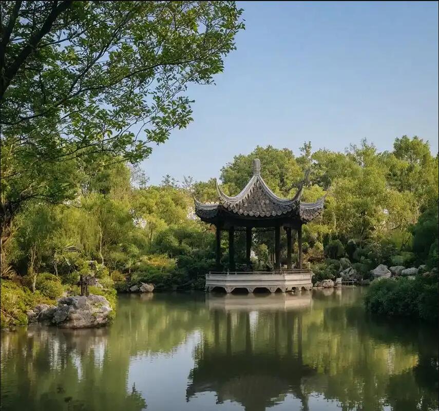 鹤岗男孩餐饮有限公司